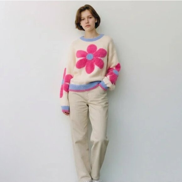 NWT LADIES SIZE S EASEL PINK DAISY CREW NECK LONG SLEEVE WARM SWEATER - Picture 2 of 7